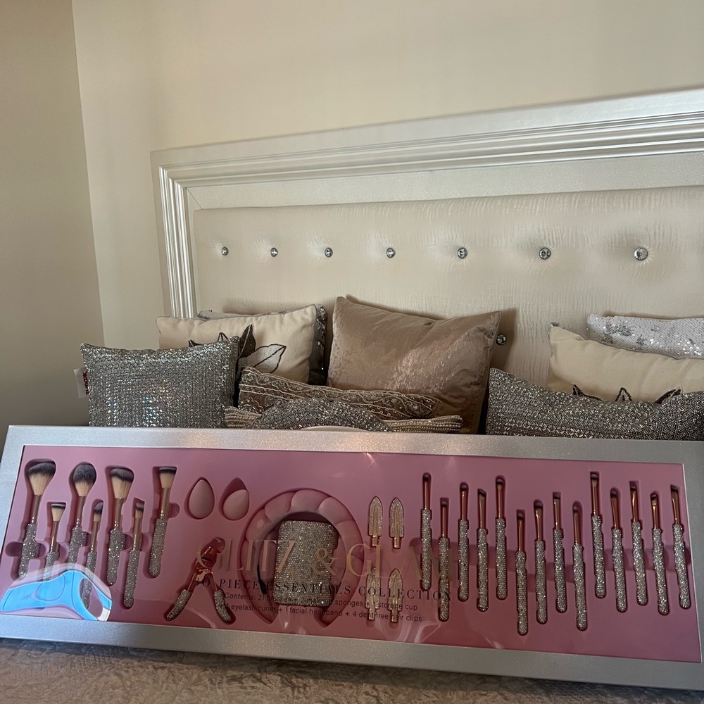 Glitz & Glam bling brushes